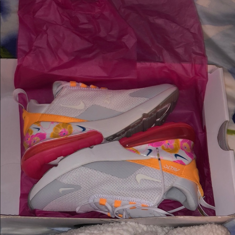 Brand new Nike Air 270